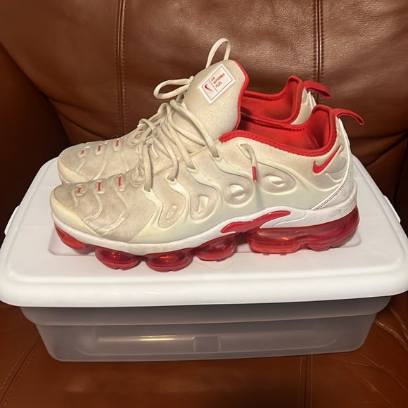 White and red Nike air vapor max plus size 10 - Picture 2 of 3